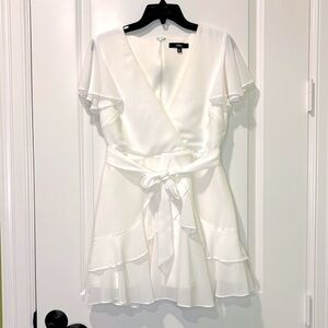 Lulu’s White Flutter Sleeve Mini Dress Size Small
